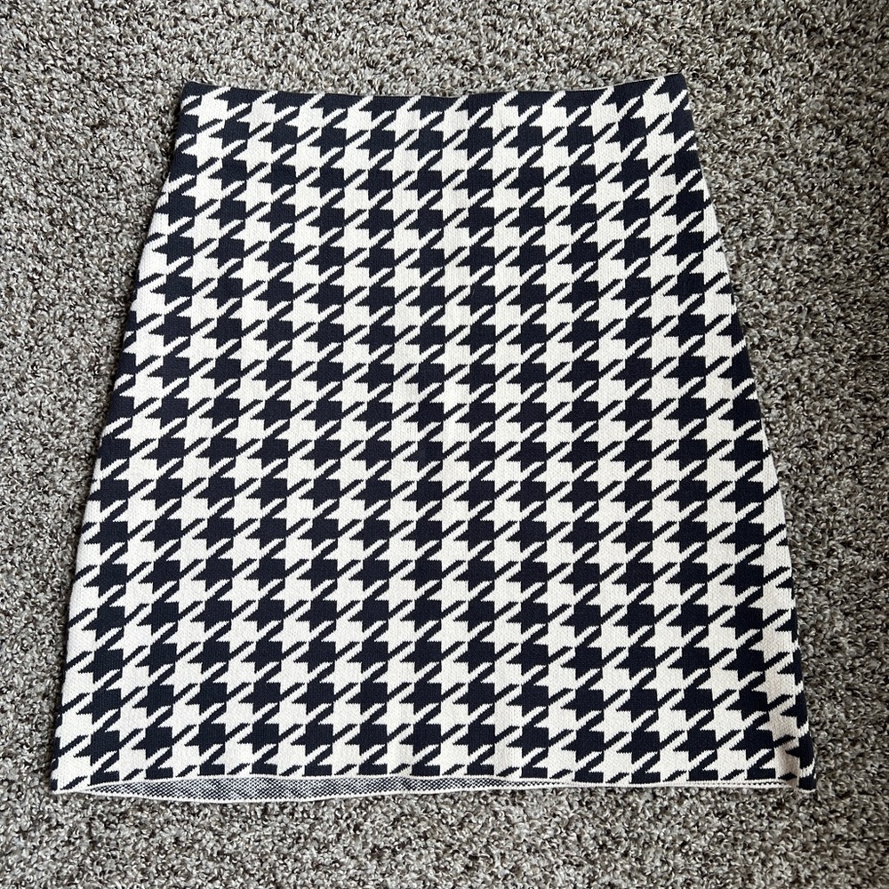 LOFT Black and White Houndstooth Mini Skirt